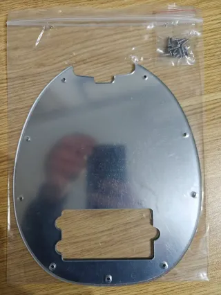 Golpeador espejo para bajos tipo Stingray