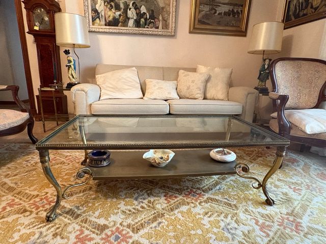 Tavolo in bronzo e vetro lavorato a mano e pelle, 