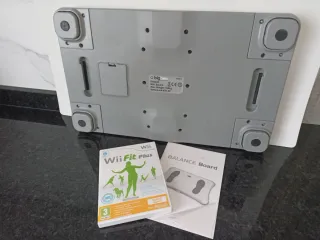 Wii Balance Board + Wii Fit Plus Juego