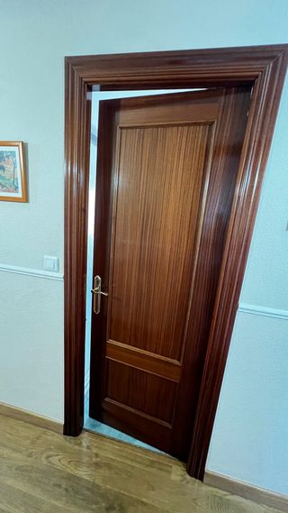 Puertas madera, galces, tapetas y bisagras 25€/u
