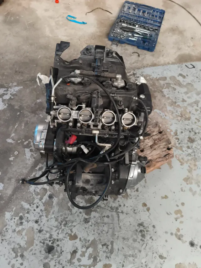 Motor Kawasaki Z 900