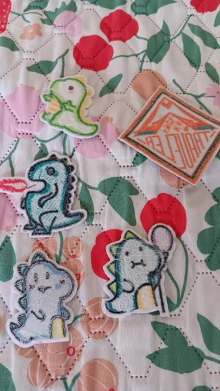 Emblemas de Dinossauros e outros