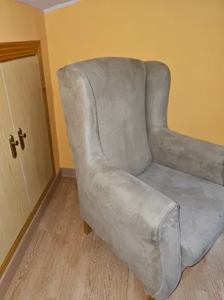 Due poltrone orejones beige/marroni