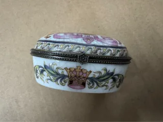 Scatolina porta pillole inglese