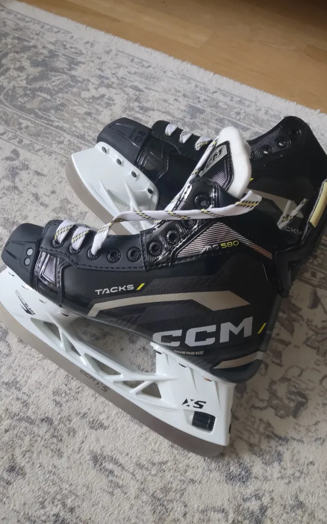 Patines CCM Tacks 580 Talla 38.5 hockey
