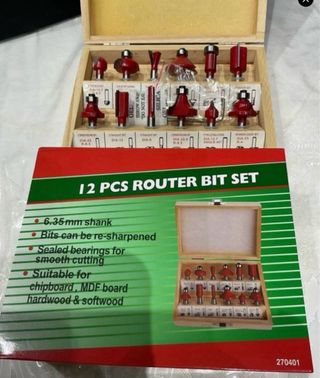 Fresatrice Makota 750W + 12 punte