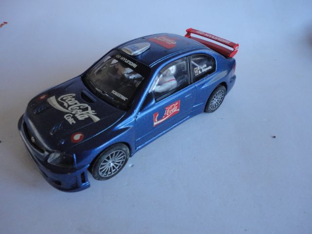 Scalextric Hyundai Accent pintado azul eléctrico