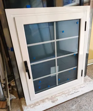 Ventana blanca practicable aluminio