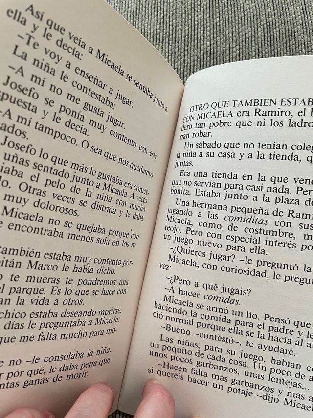 MICAELA NO SABE JUGAR