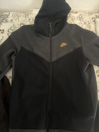 Sudadera Nike Tech Gris y Negra