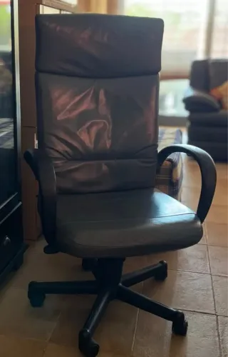 Sillón de oficina negro