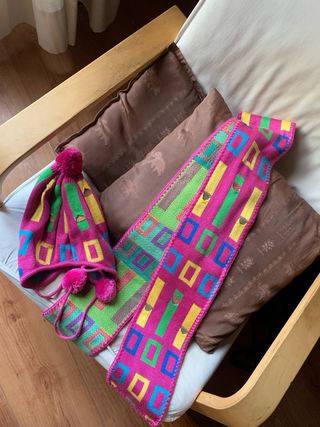 Gorro y bufanda multicolor