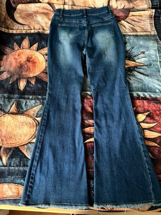 pantalones vaqueros flare (acampanados)