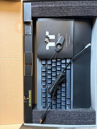 Teclado Mecánico Thermaltake W1 Wireless