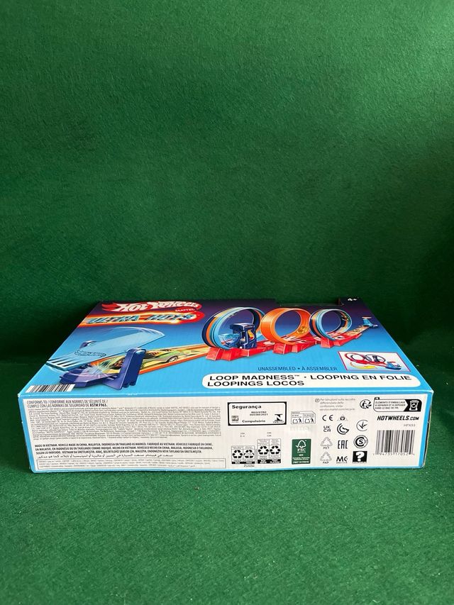 Hot Wheels Ultra Hots 