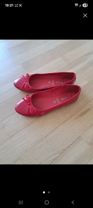 Bailarinas rojas acharoladas