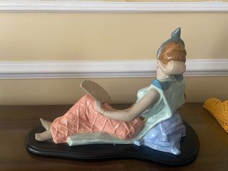 Figura Oriental Mujer Abanico Porcelana Dorada