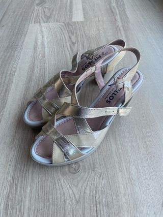 Sandalias Pitillos Beige y Doradas