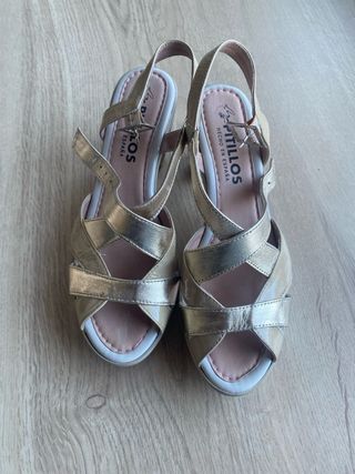 Sandalias Pitillos Beige y Doradas