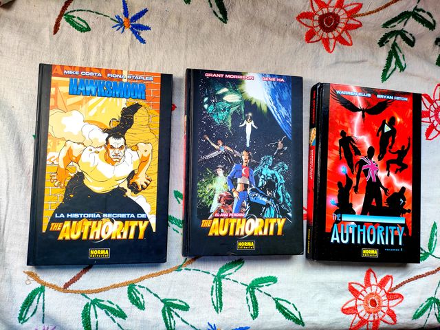 The Authority Vol. 1, Año Perdido y Hawksmoor.