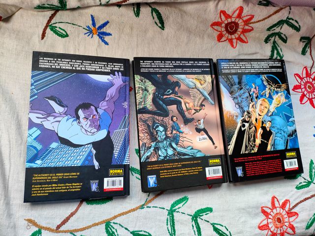 The Authority Vol. 1, Año Perdido y Hawksmoor.