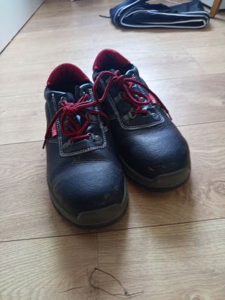 Botas de trabajo BELLOTA. Casi sin usar