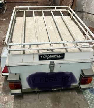 Remolque Comanche con capota y baca