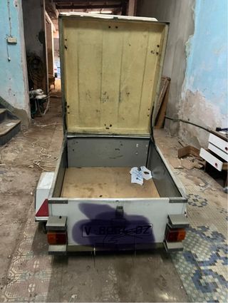 Remolque Comanche con capota y baca