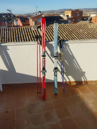 Esquis Atomic y Palos