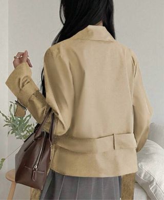 Gabardina trench corto