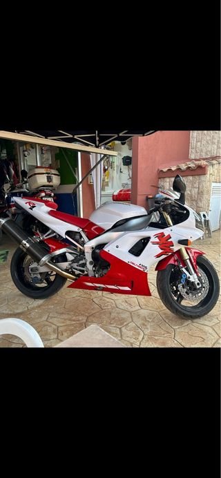 Yamaha R1 1998