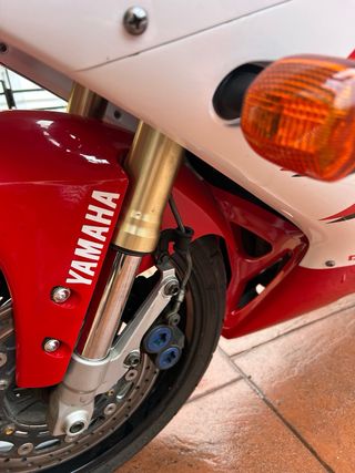 Yamaha R1 1998