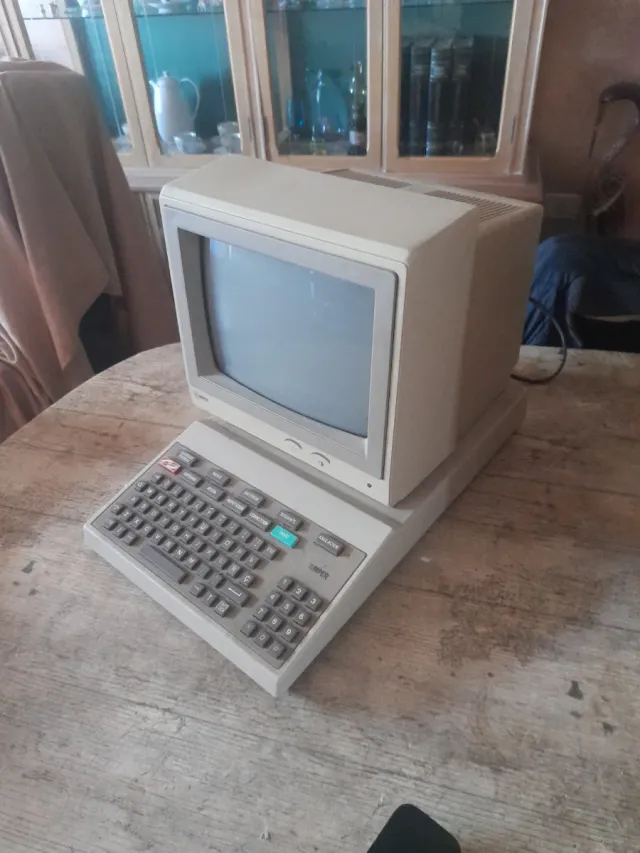 Fax Antiguo con Monitor.  pequeño tamaño