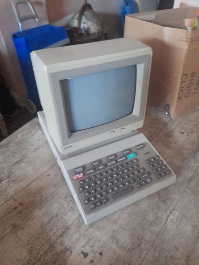 Fax Antiguo con Monitor.  pequeño tamaño