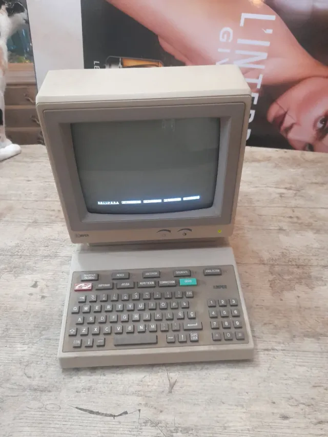 Fax Antiguo con Monitor.  pequeño tamaño