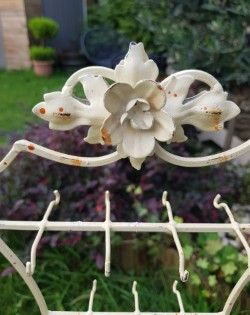 Antiguo expositor de joyas