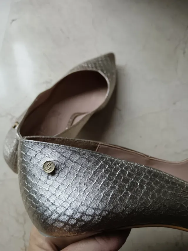 Zapatos de fiesta Sissei dorados