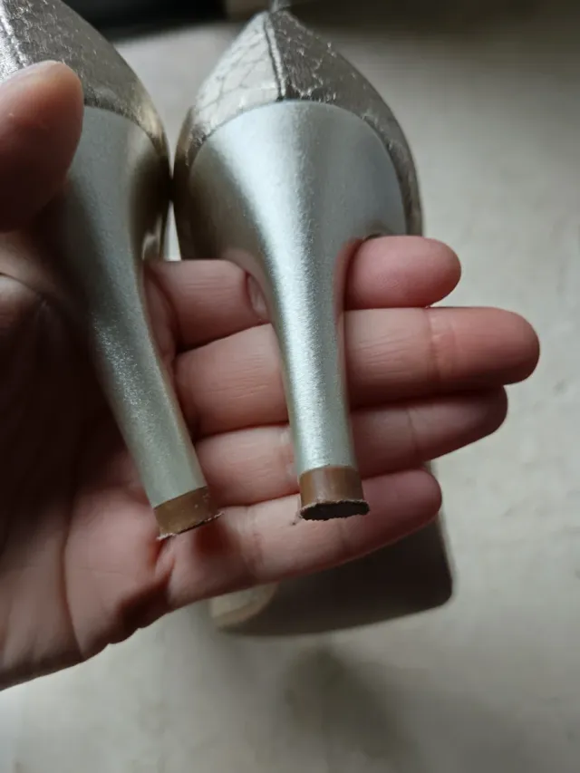 Zapatos de fiesta Sissei dorados