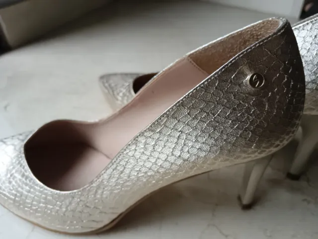 Zapatos de fiesta Sissei dorados