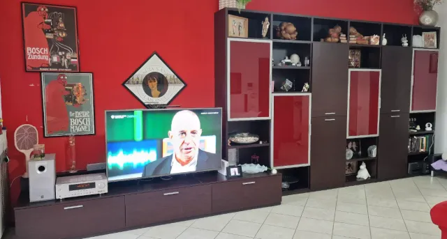 Mobile soggiorno moderno, design elegante marrone 