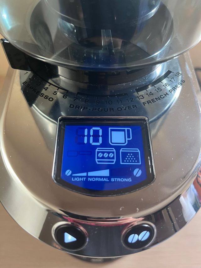 Molinillo de café DeLonghi KG521.M