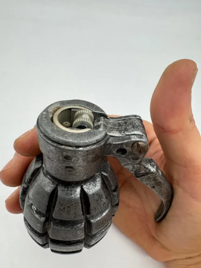 Funda mechero granada