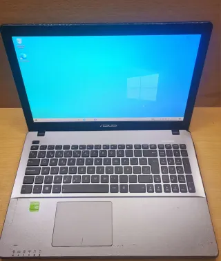 Computer portatile Asus F550 da 8 GB di RAM