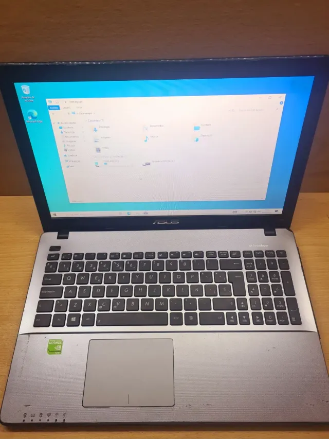 Computer portatile Asus F550 da 8 GB di RAM