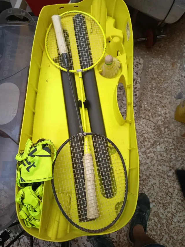 Set de bádminton con raquetas y volantes