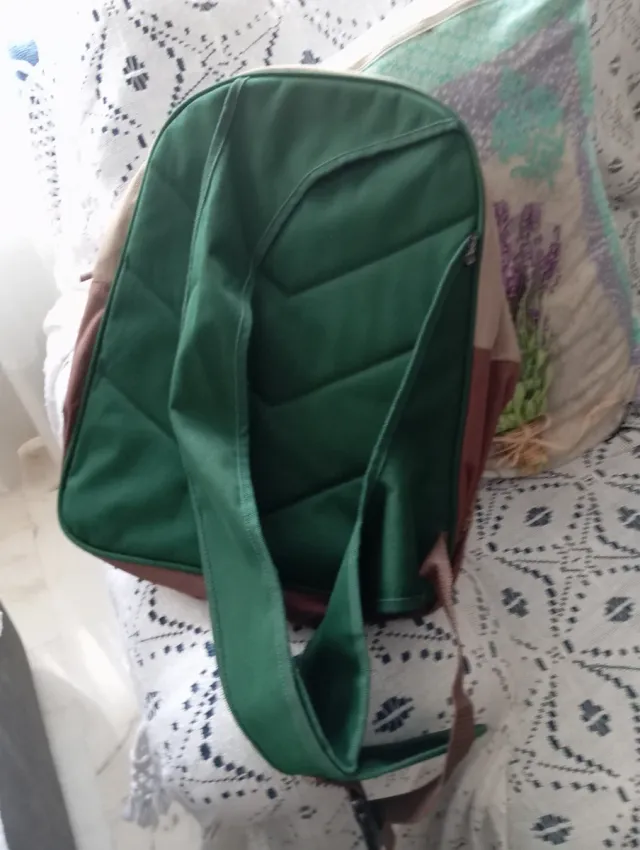 Mochila Verde y Beige Green Planet