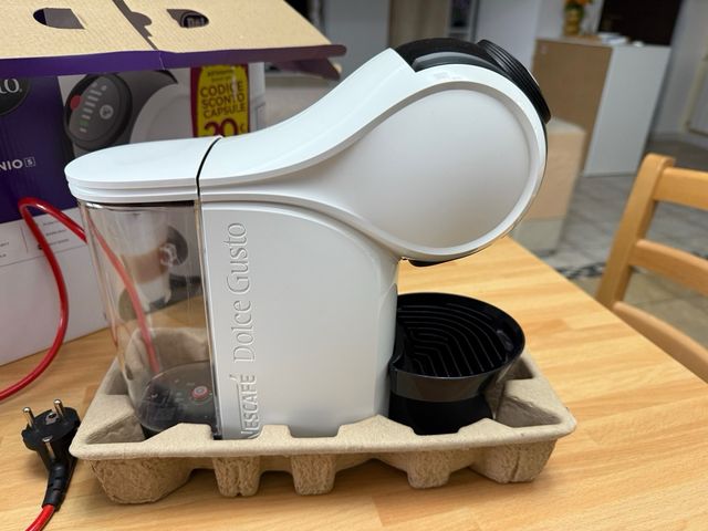 Macchina Caffè Nescafè Genio S