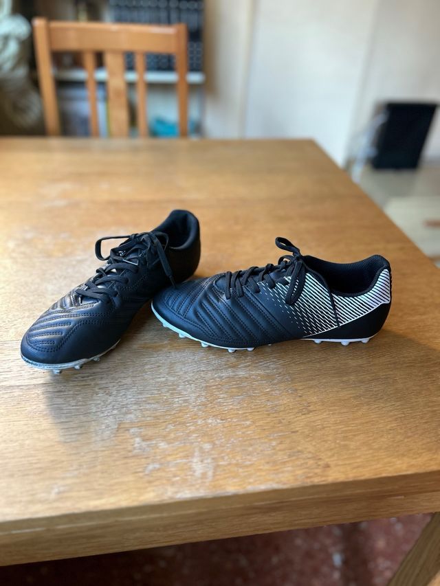 Zapatillas fútbol Kipsta Negras