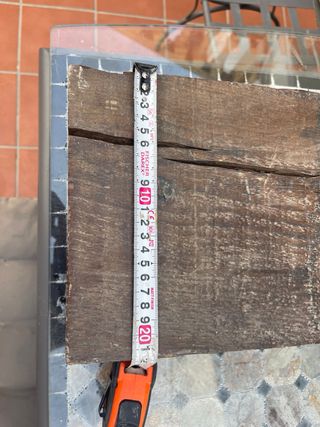 Escalón de madera rústico