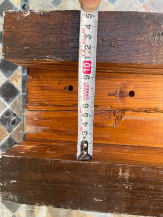 Escalón de madera rústico